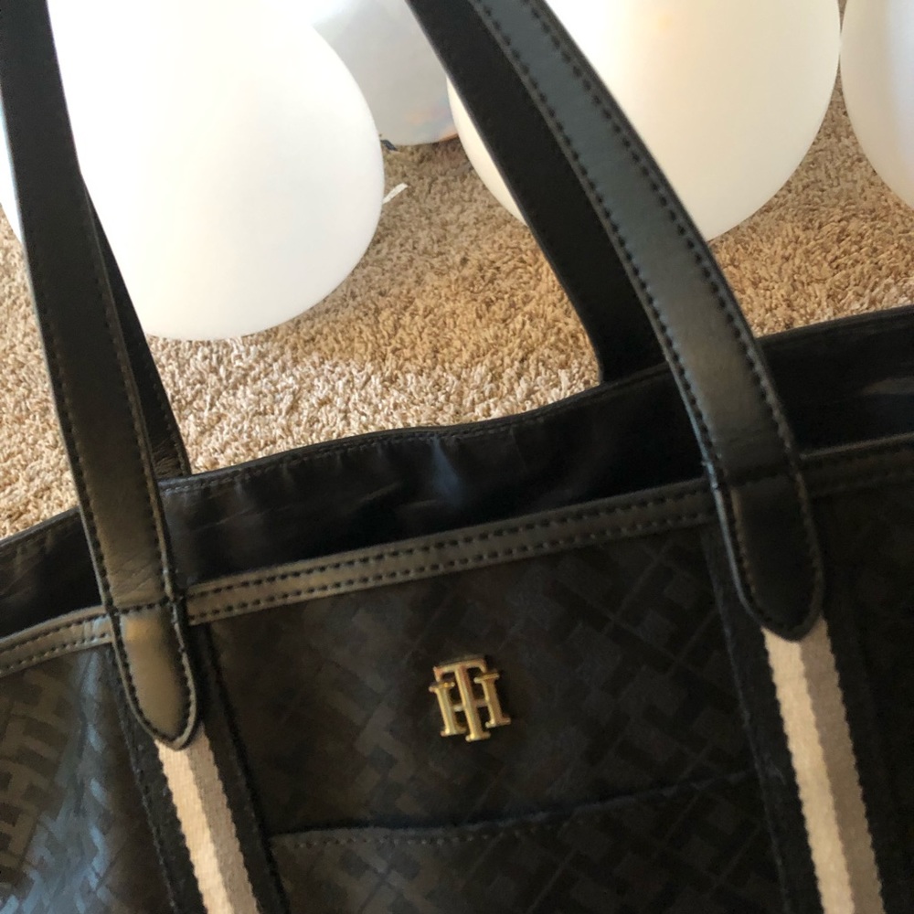 Tommy Hilfiger Bag 🌸 - Picture 4 of 6
